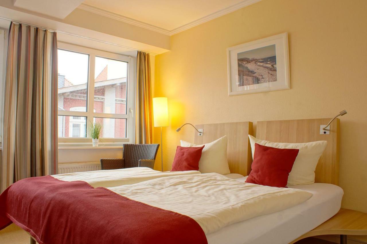 Baltic Koelln Hotel Heiligenhafen Extérieur photo